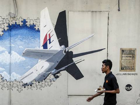 Hallan en Reunión otra posible pieza del avión MH370 de Malaysia Airlines