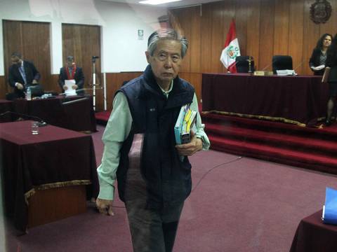 Fiscal dice que Alberto Fujimori ordenó pagos a diarios en Perú