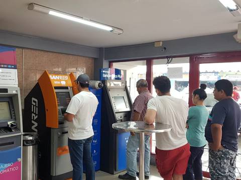 Así será la atención en bancos de Ecuador durante el feriado del 6 de febrero