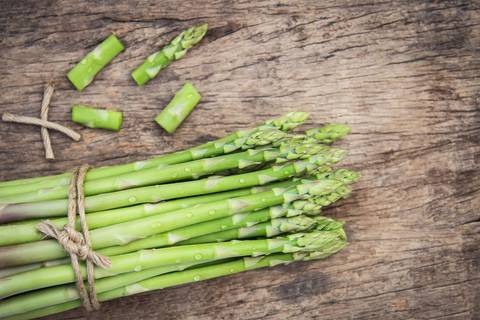 La verdura antioxidante y diurética para controlar el colesterol: ¿Quiénes no deben comer espárragos?