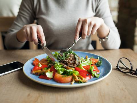 La polémica dieta saludable de Máxima de Holanda con la que adelgazó 10 kilos en seis meses sin pasar hambre