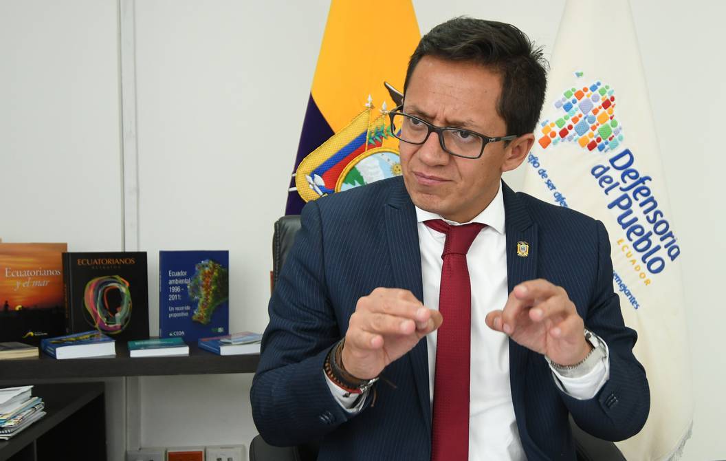 Grupos rechazan agresión hacia mujer y piden destitución para defensor del Pueblo Freddy Carrión, involucrado en escándalo durante el toque de queda | Ecuador | Noticias | El Universo
