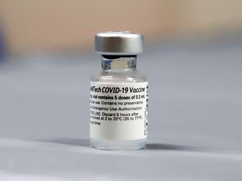 COVID-19: Pfizer y BioNTech comienzan ensayos clínicos de vacuna contra ómicron