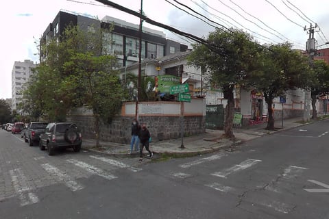 Derrocan en Quito una casa declarada  patrimonial 