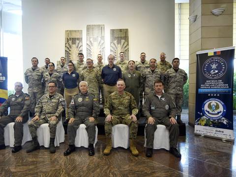 Representantes de la Fuerza Aérea de 15 países de América se reúnen en Ecuador
