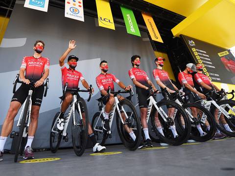 Del equipo Arkéa-Samsic, de Nairo Quintana, detienen a dos personas en las investigaciones de supuesto dopaje durante el Tour de Francia