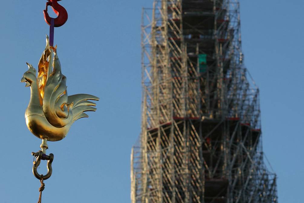 La tour de Notre Dame de Paris retrouve aujourd'hui son emblématique coq gaulois.  Quelle est la signification de ce chiffre ?  |  Culturel |  Divertissement