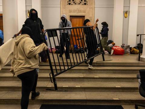 Estudiantes y activistas ocupan un edificio de la Universidad de Columbia, en protesta propalestina