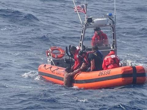 “Sobreviví a dos naufragios seguidos”: la odisea de un cubano que refleja cómo 2022 fue el año más mortífero para los migrantes latinoamericanos 