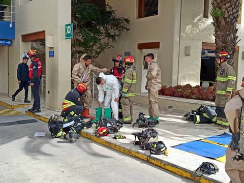 Dos fallecidos y un herido por derrame de un químico usado para lavado en seco, en Cumbayá, nororiente de Quito