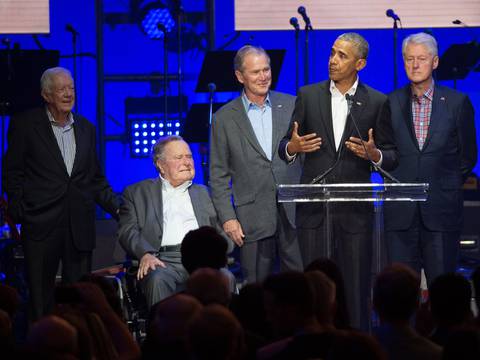 Expresidentes de Estados Unidos se juntan en concierto de ayuda para afectados por huracanes