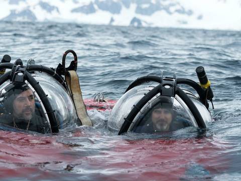 Javier Bardem desciende al fondo del océano Antártico para pedir su protección