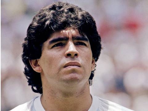 Hijos de Diego Maradona quieren recuperar en París su Balón de Oro, que habría sido robado por la mafia de Nápoles