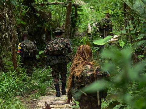 En Colombia suspenden órdenes de captura contra 19 disidentes de las FARC tras pedido de Gustavo Petro