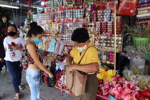 Guayaquil: Artículos navideños tienen poca demanda, según comerciantes