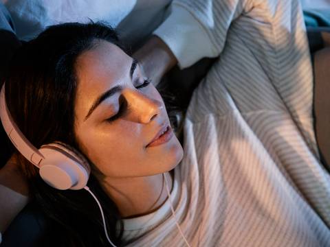 Los sonidos ancestrales que puedes escuchar por las noches para sanar tu cuerpo y reconfortar tu alma