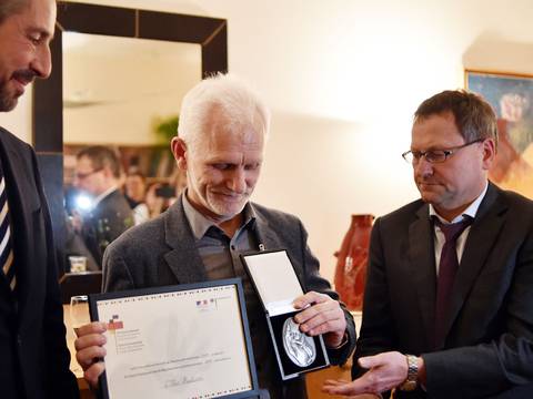 Un activista bielorruso y dos organizaciones de DD. HH. de Ucrania y Rusia ganan el Nobel de la Paz 2022