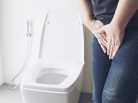 Estos son los primeros síntomas de una infección urinaria: ¿Por qué se produce y cómo hacer para evitarla?