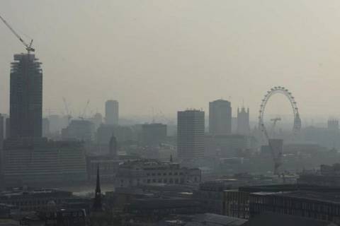 Autoridades de Reino Unido alertan sobre contaminación del aire que produce demencia