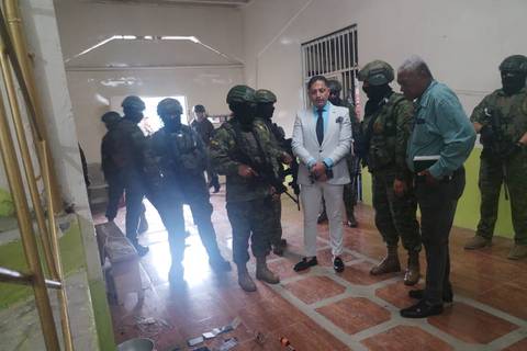 Defensor del Pueblo y Fuerza de Tarea Conjunta constataron situación de reclusos en el CPL de Esmeraldas
