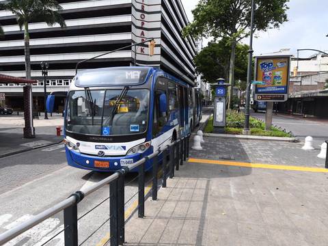Coronavirus en Ecuador: solo circularán Metrovía y buses de rutas de la salud