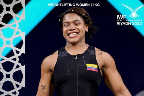 Angie Palacios conquista 3 medallas en Mundial de Pesas y queda muy cerca del oro