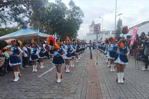¡Viva Tumbaco! La parroquia festejó sus 353 años con colorido desfile