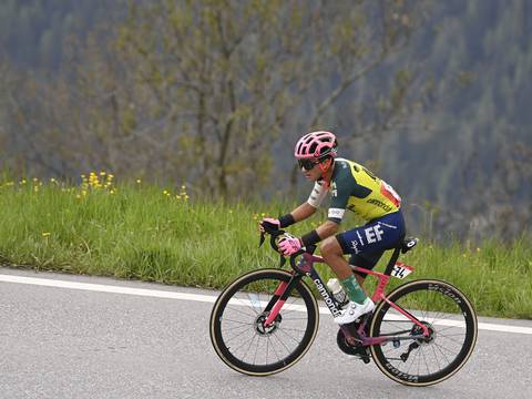 ‘No nos vamos a rendir’, advierte Alexander Cepeda tras ubicarse tercero en la etapa 13 del Giro de Italia