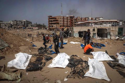 Estados Unidos le pide a Israel información sobre las fosas comunes y cadáveres encontrados en la Franja de Gaza