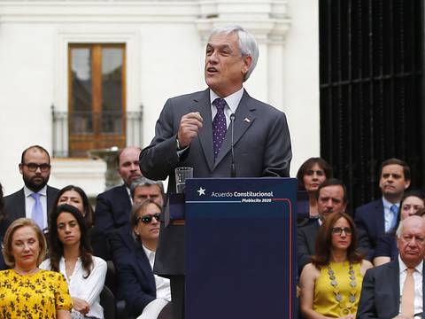 Chile limita los periodos de diputados y senadores