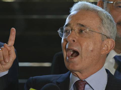 Ex presidente de Colombia, Álvaro Uribe, suma otra calle más con su nombre en Florida