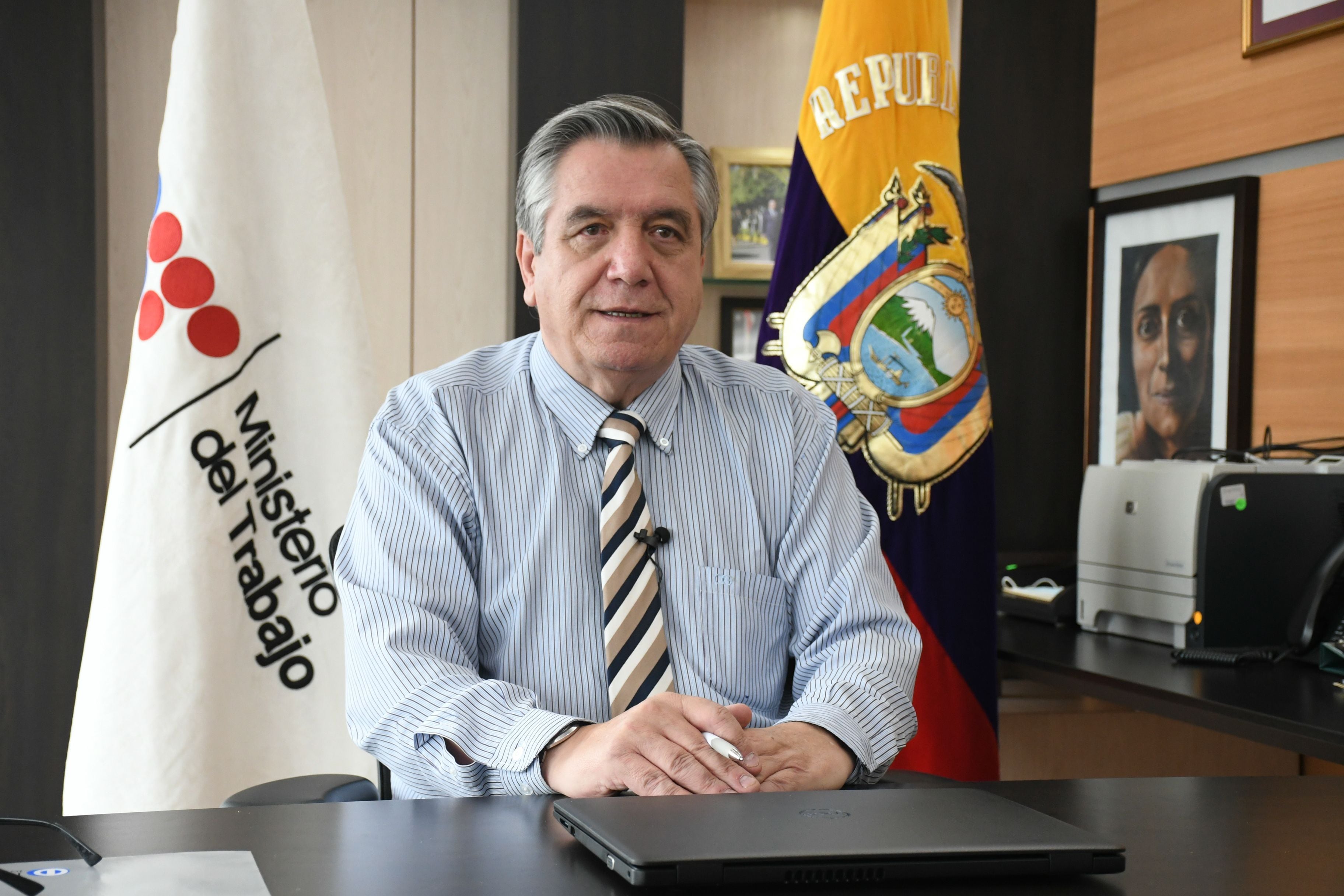 ¿Cuántos jóvenes han conseguido trabajo con la vigencia del proyecto Encuentra empleo y tras la eliminación de los programas Mi primer empleo y Empleo joven?  