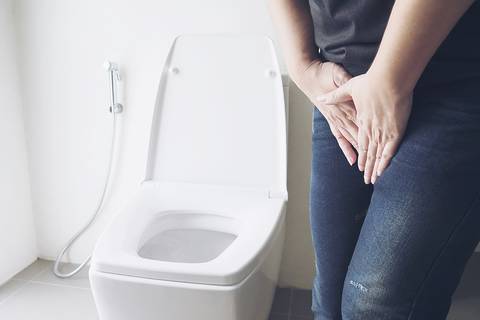 Estos son los primeros síntomas de una infección urinaria: ¿Por qué se produce y cómo hacer para evitarla?