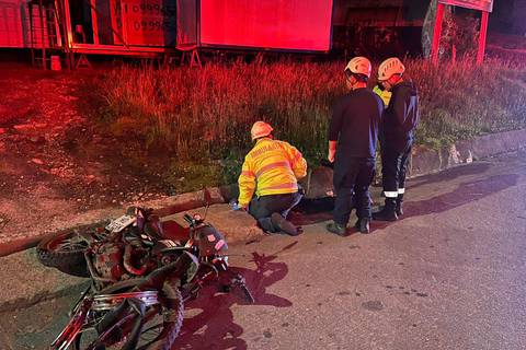 Un motociclista falleció de un paro cardiorrespiratorio después de un siniestro, en el cantón Mejía