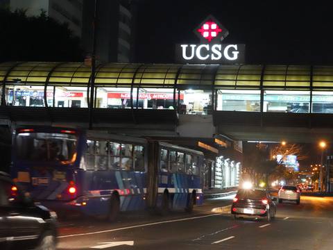 Parada Universidad Católica de la Metrovía tendrá cierre adelantado durante los fines de semana