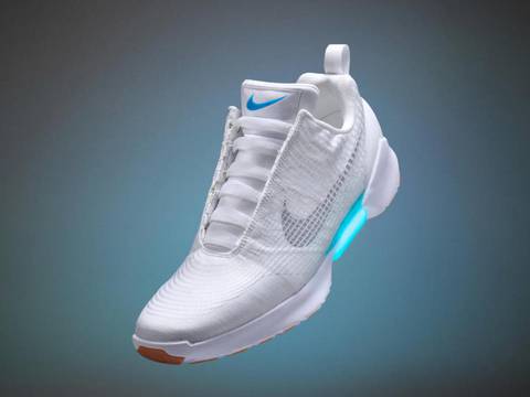 Nike presenta zapatos que se ajustan solos