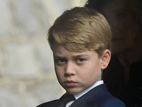 El príncipe Jorge dice a sus compañeros que ‘tengan cuidado’ porque un día su padre será rey de Inglaterra