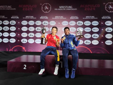 Lucía Yépez encabeza equipo ecuatoriano que alcanzó tres títulos en el Panamericano de Lucha