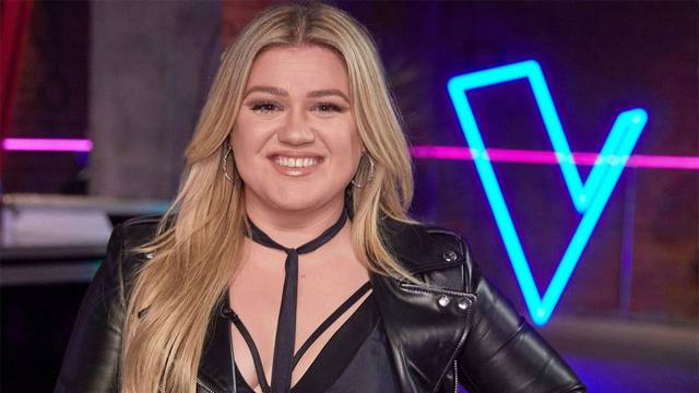 Las fotos del antes y después de Kelly Clarkson, la primera American Idol, tras su impresionante pérdida de peso gracias a un medicamento: “No es Ozempic”