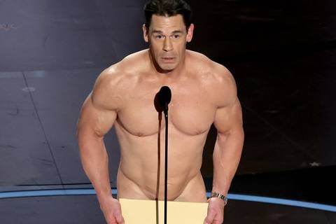 John Cena, desnudo en los Premios Oscar para presentar la categoría ‘mejor diseño de vestuario’