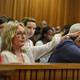 Oscar Pistorius "debe pagar por lo que hizo", dice familiar de su víctima
