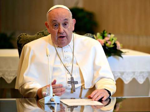 El papa Francisco aclara: ‘No se bendice la unión homosexual, sino a las parejas que lo soliciten’
