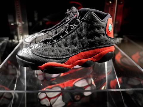 Un par de zapatos deportivos de Michael Jordan alcanza cifra récord de $ 2,2 millones en subasta 