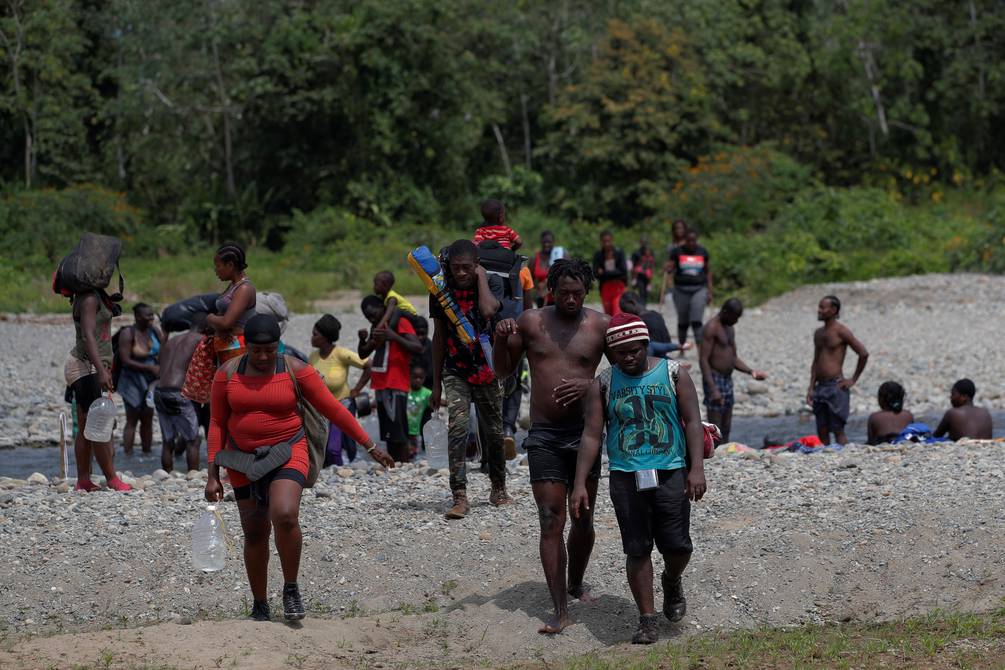 Alrededor de 650 migrantes pueden cruzar la frontera entre Panamá y Colombia todos los días |  Internacional |  Mensajes