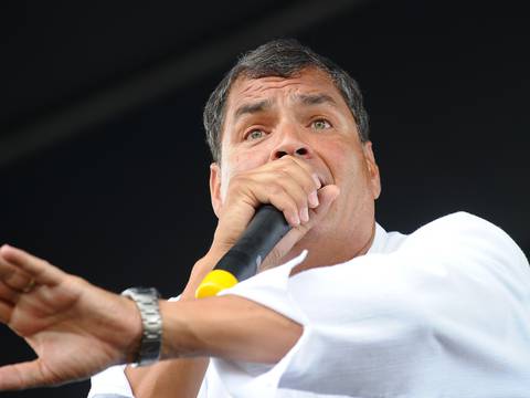 Rafael Correa condiciona regreso de embajador peruano