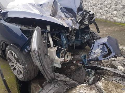 Choque de un automóvil dejó cuatro heridos en la carretera E-20 Quinindé-La Concordia 