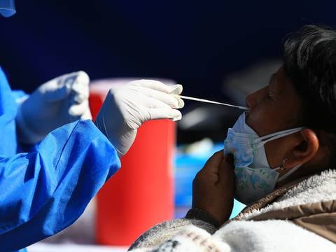 Federación Médica Ecuatoriana rechaza pedidos masivos de pruebas PCR, pide más puntos de triaje para detectar el virus a través del ‘diagnóstico clínico’