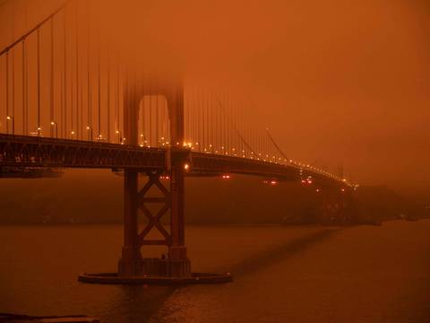 Al menos diez muertos por incendio forestal en California