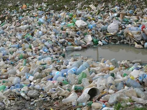 Albania prohíbe desde hoy las bolsas de plástico de un solo uso