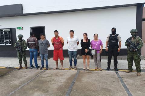 En Ventanas capturan a cinco presuntos extorsionadores que pedían $ 15.000 a comerciante